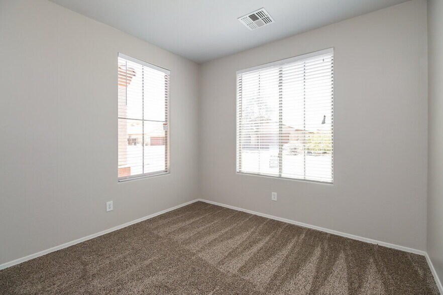 Building Photo - 10110 W Payson Rd