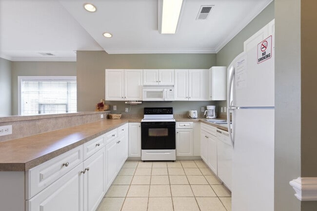 Building Photo - 4878 Dahlia Ct