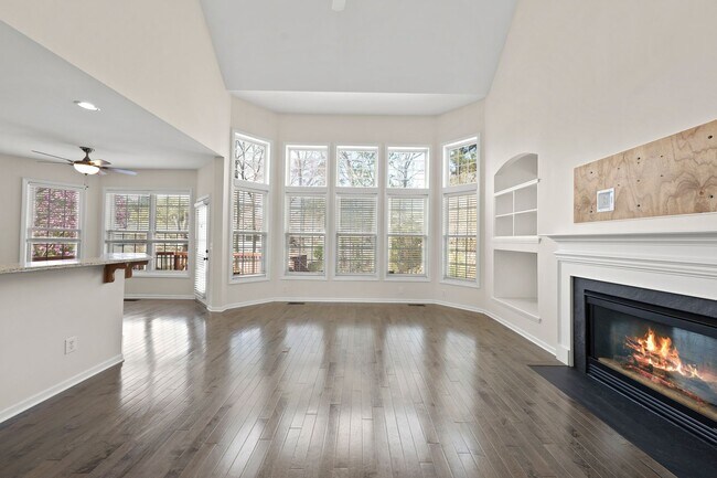 Building Photo - July Move-in, Cary Park!