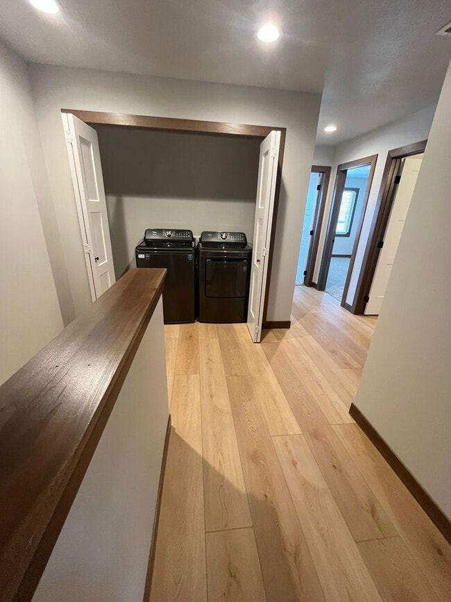 Building Photo - Newly Constructed 3 Bed/2.5 Bath Townhome in Aspen Ridge!