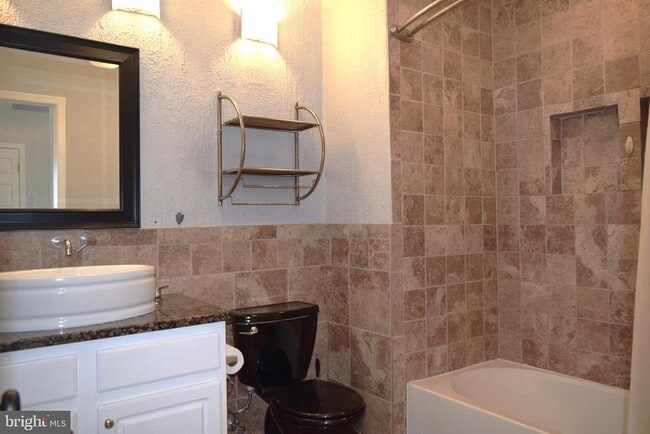 Building Photo - 8819 Blue Royale Ln