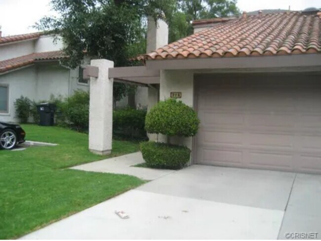 Building Photo - 778 N Valley Dr