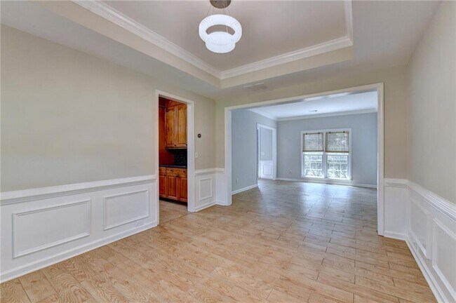 Building Photo - 2835 Crestmont Ct