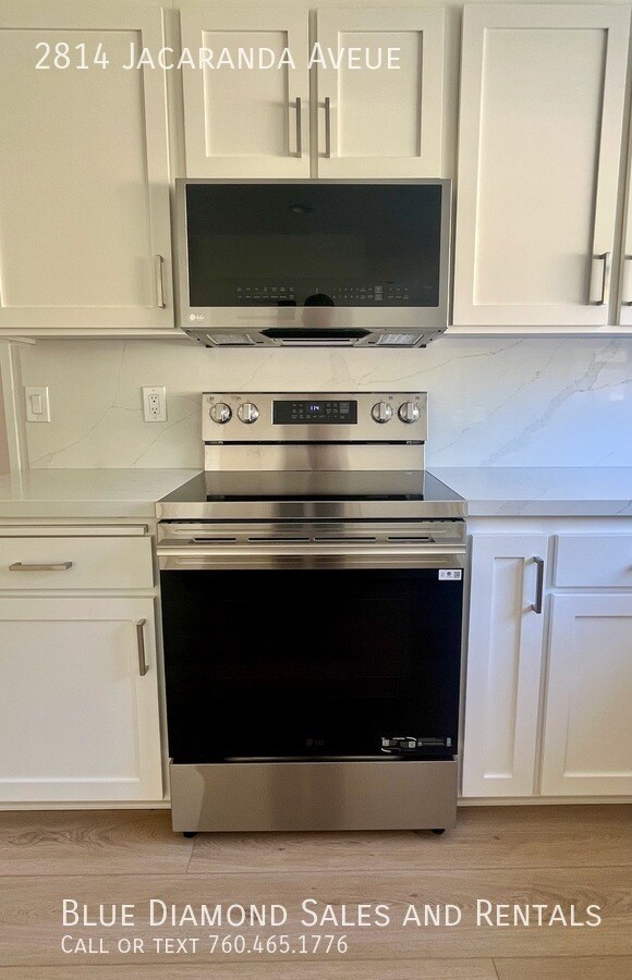 Building Photo - 2814 Jacaranda Ave