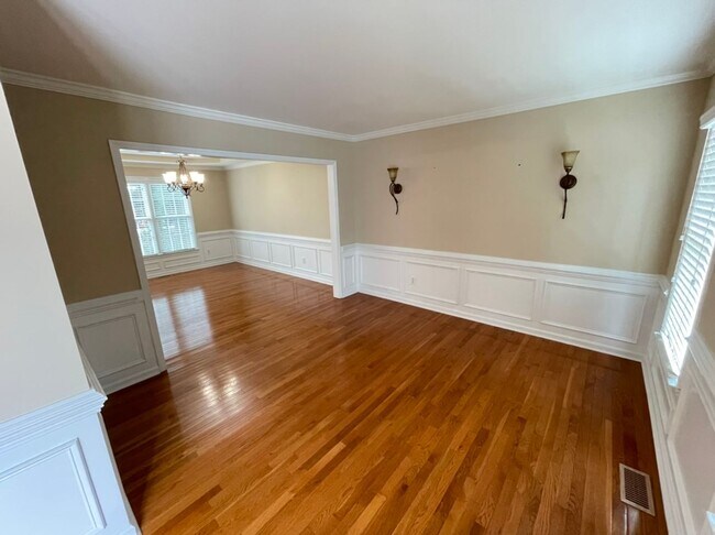 Building Photo - Elegant 4 Bedroom Home in Heart of Cary