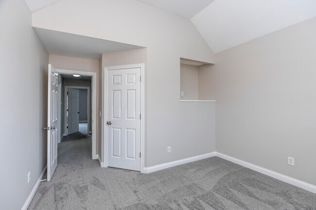Building Photo - 3277 Beaumont Centre Cir