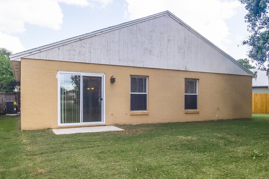 Building Photo - 7930 Soft Pine Cir