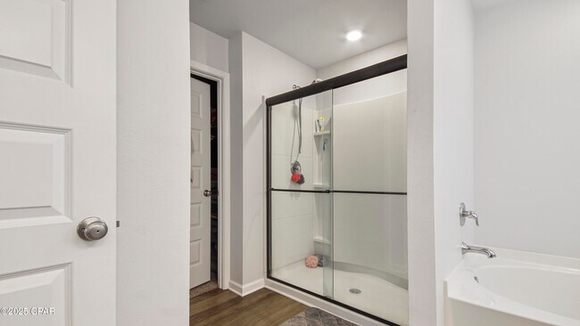 Building Photo - 5044 Rivergrass Dr
