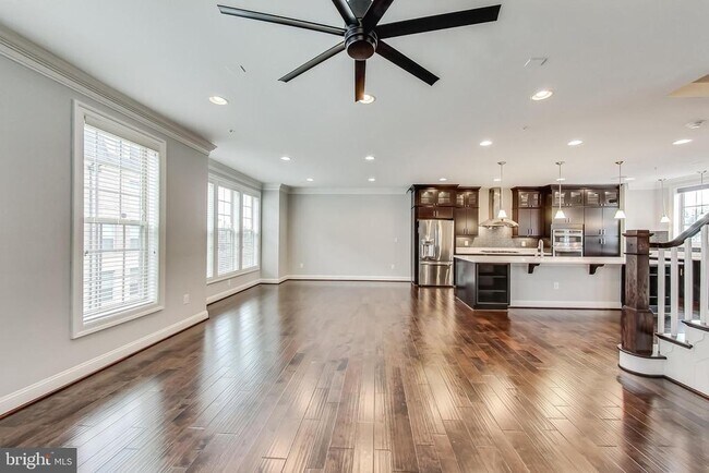 Building Photo - 605 Fair Winds Way