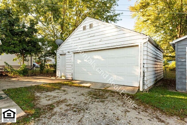 Building Photo - 811 Goshen Ave
