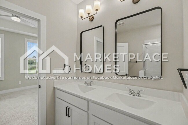 Building Photo - 1374 Cozy Cir SE