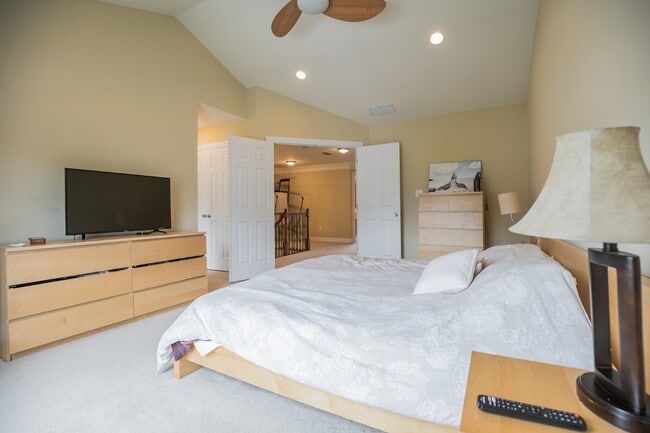 Building Photo - 216 Westbrook Dr