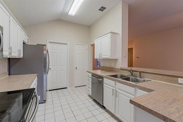 Building Photo - 3307 Syracuse Dr