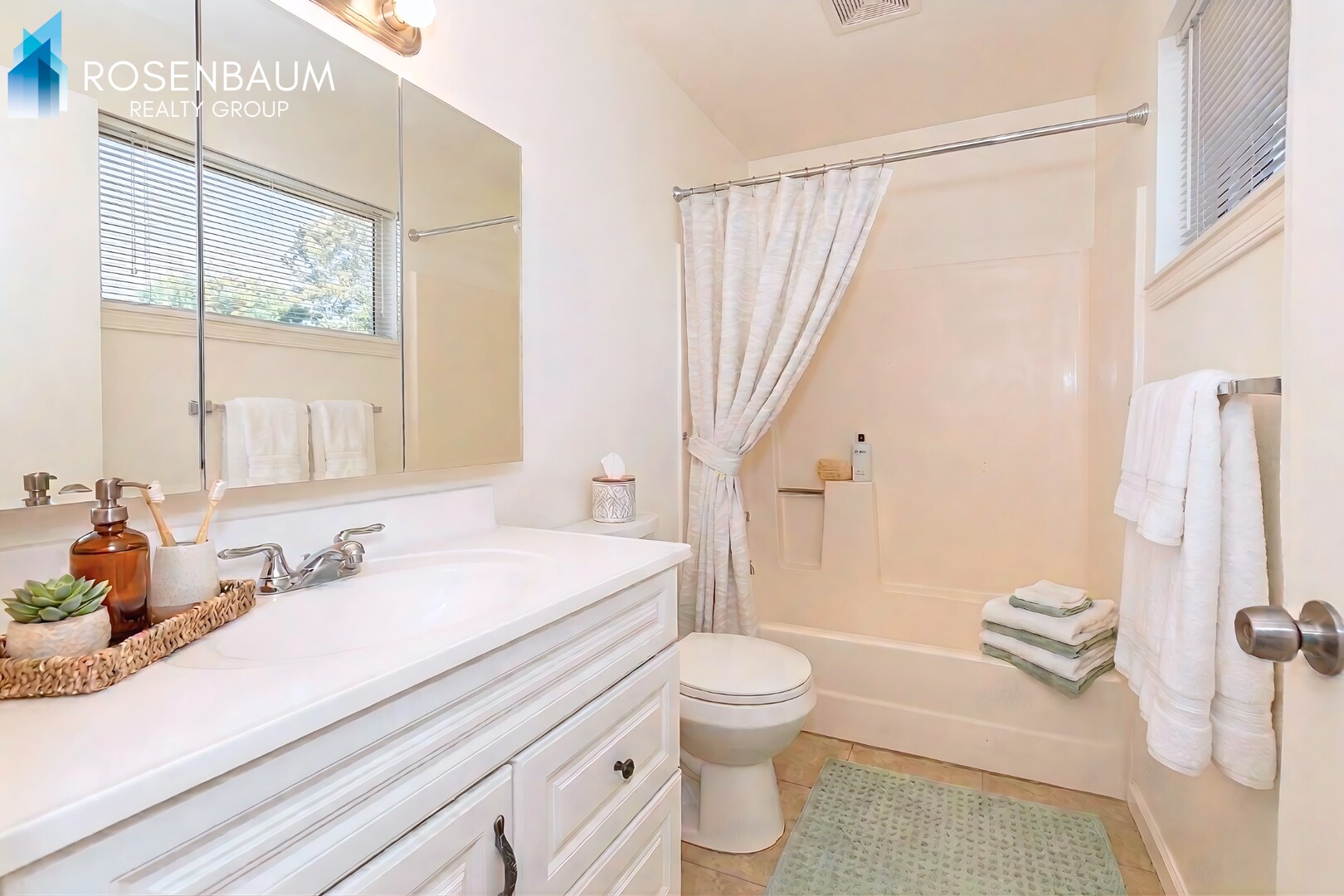 Building Photo - Gorgeous 5-bedroom, 2-baths single level home in Prescott Valley!