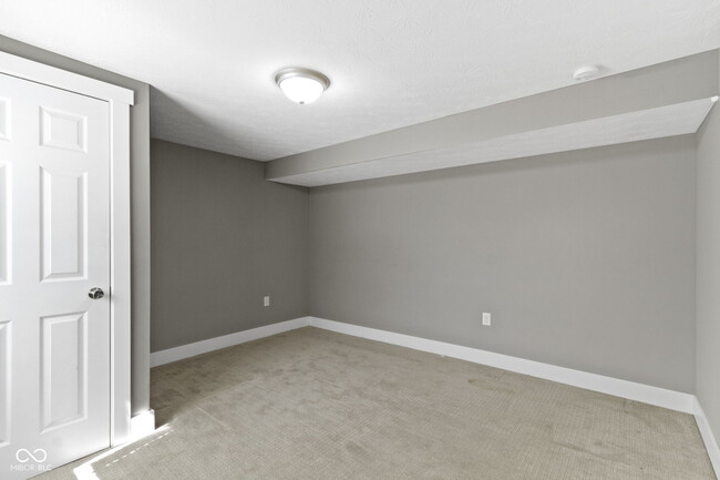 Building Photo - 1701 Barth Ave