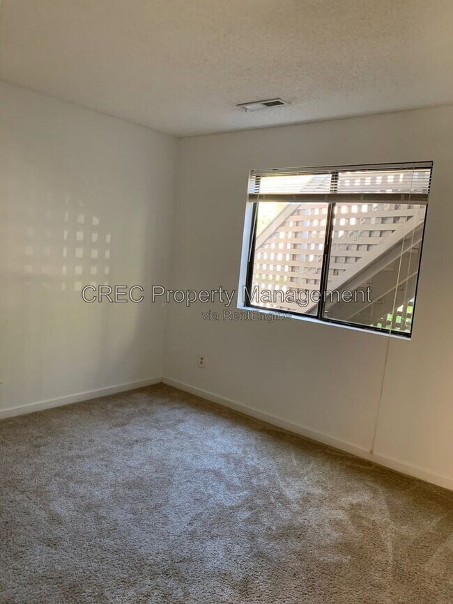 Building Photo - 2736 Jobee Dr