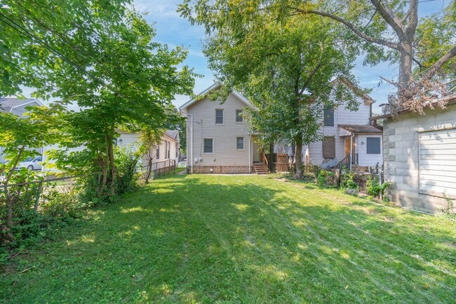 Building Photo - 810 Miller Ave