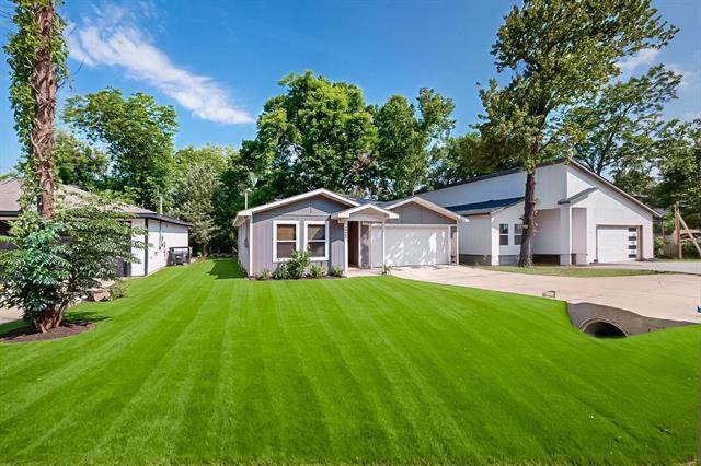 Building Photo - 2222 Echo Lake Dr