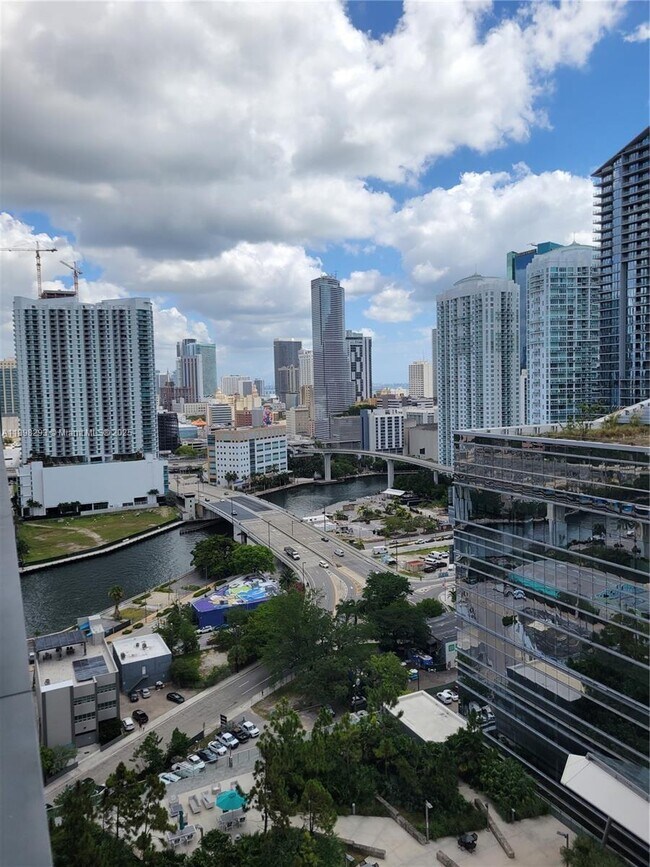 Building Photo - 88 SW 7th St