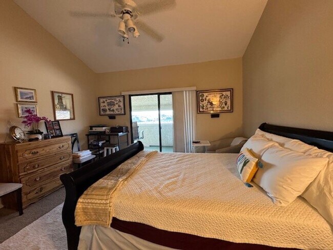 Building Photo - 3BR 3BA Townhome-Best view of the River & Laughlin Casino Skyline