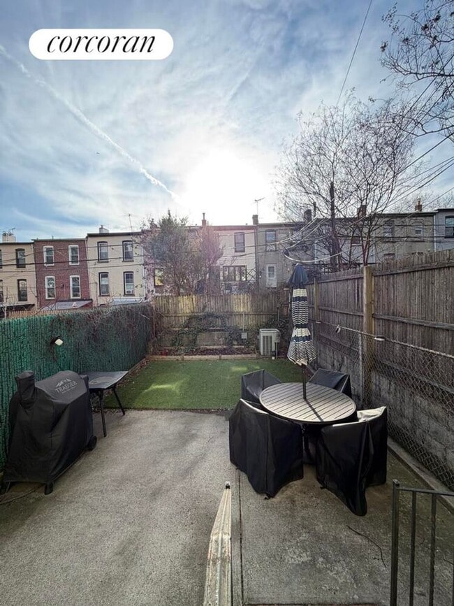 Building Photo - 30 1st St