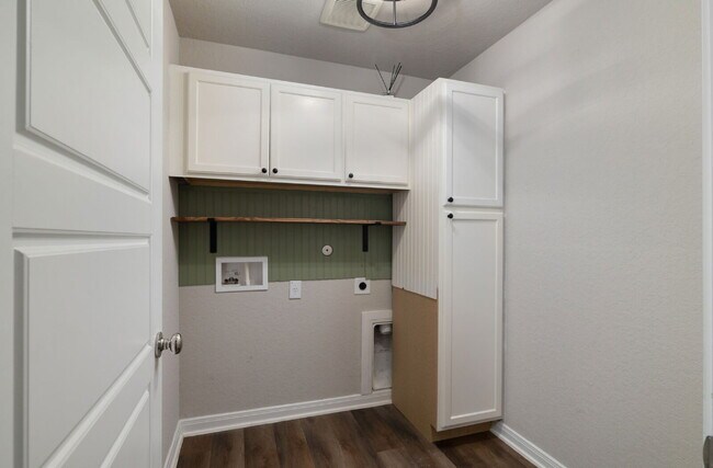 Building Photo - "Spacious 4-Bedroom Home in Converse with ...