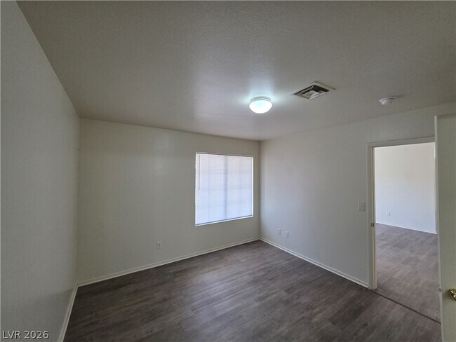 Building Photo - 4865 S Torrey Pines Dr