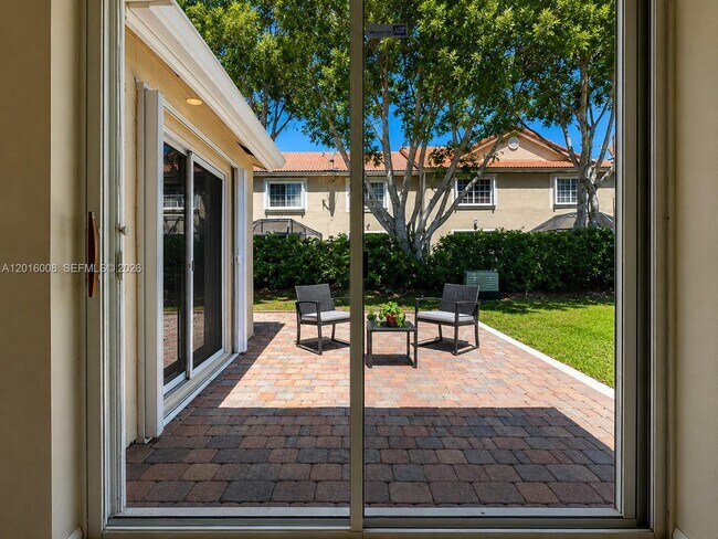 Building Photo - 854 San Remo Dr