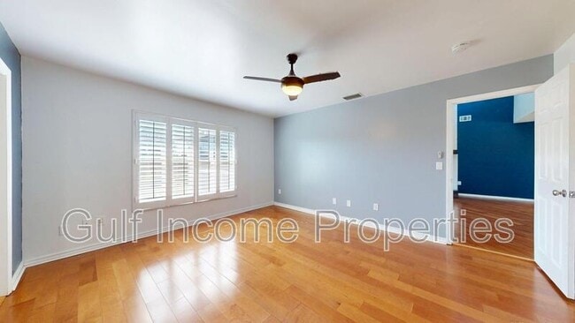 Building Photo - 354 5th St Ct E