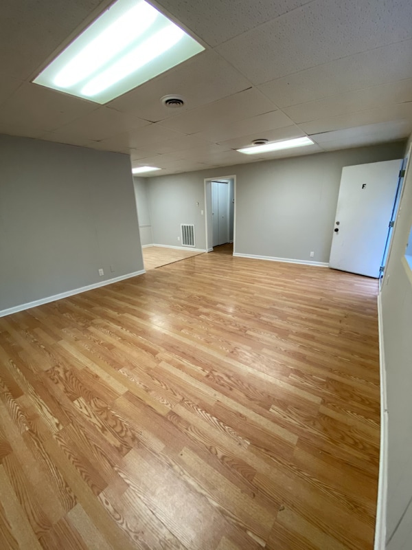 Building Photo - 165 Midway Dr