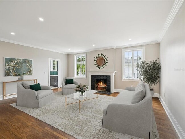 Building Photo - 456 Gardenia St