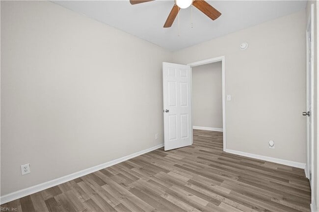 Building Photo - 926 W 26th St