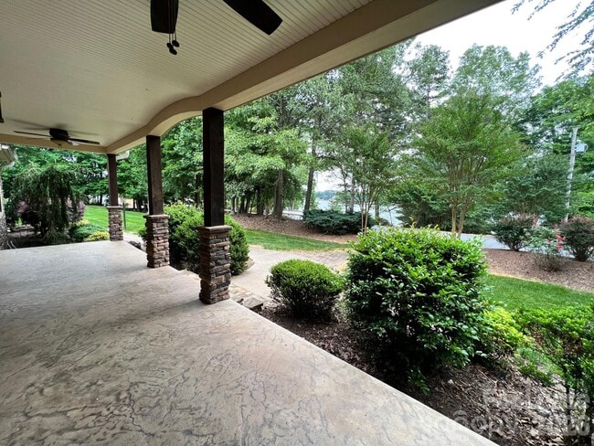 Building Photo - 8994 Azalea Rd