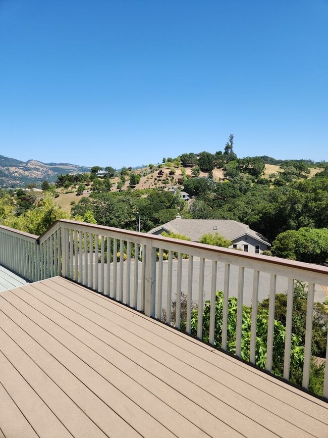 Building Photo - "Must See" w/beautiful views 3 bedroom, 2....