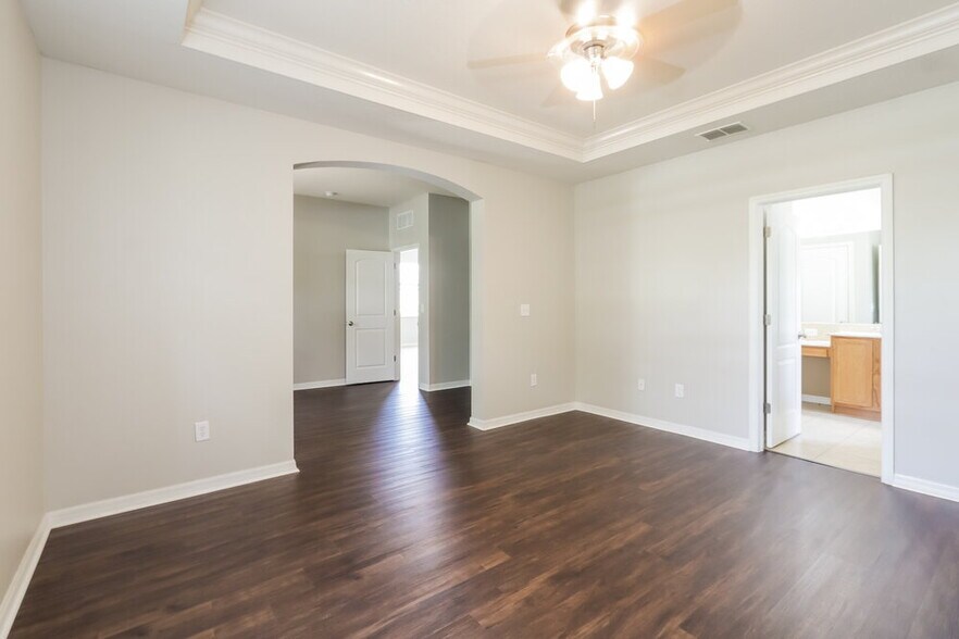 Building Photo - 12121 Fall Creek Ct
