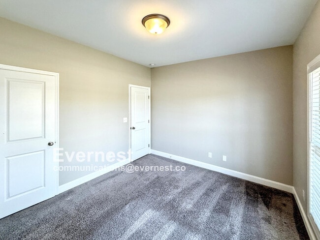 Building Photo - 104 River Pointe Dr