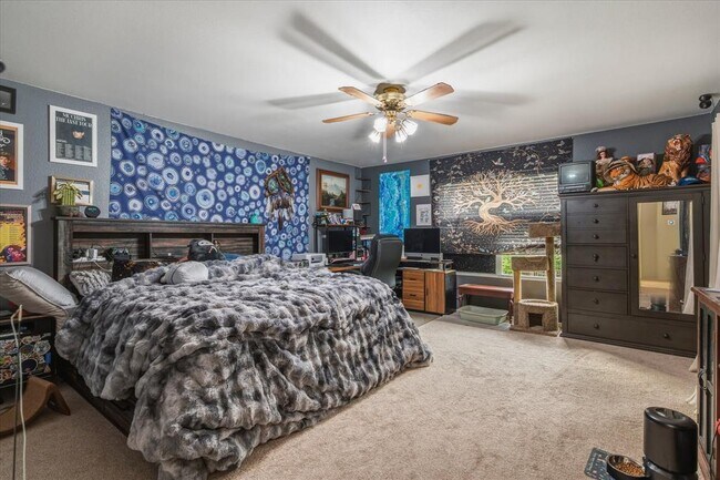 Building Photo - 922 Satellite View