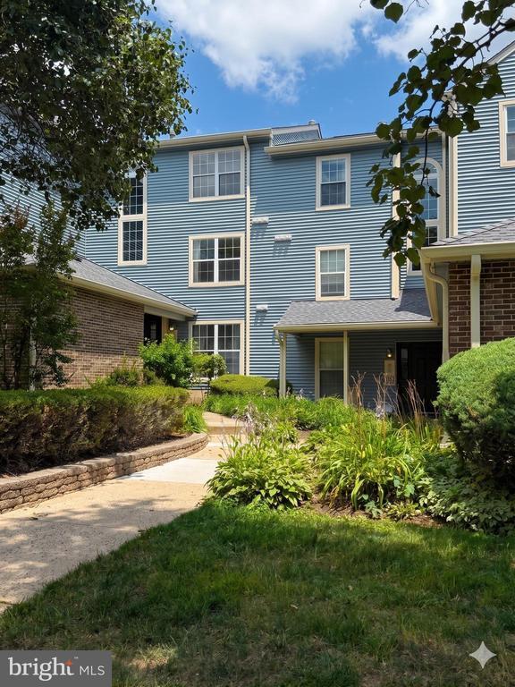 Building Photo - 4332 Bayberry Ct
