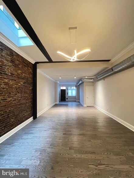 Building Photo - 335 W Girard Ave