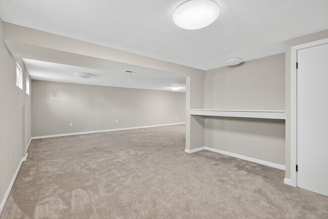 Building Photo - Move-In Ready Gem on a Corner Lot in O’Fal...