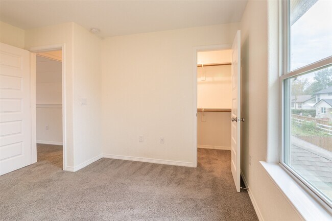 Building Photo - 25012 Armagh Rd