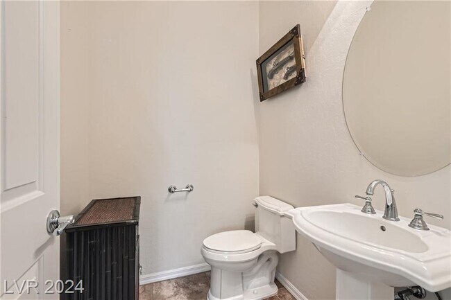 Building Photo - 348 Hanbury Manor Ln