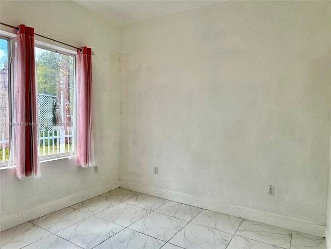 Building Photo - 1284 NW 39th St