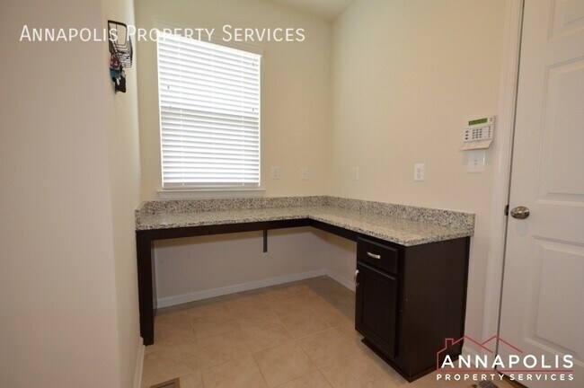 Building Photo - 7948 Monrovia Dr