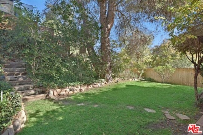 Building Photo - 1441 Bonnell Dr