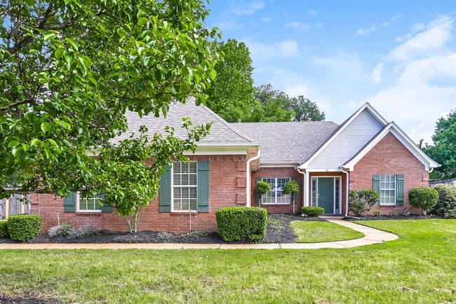 Building Photo - 70 Desoto Ave