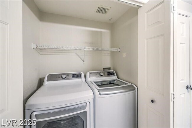 Building Photo - 7167 S Durango Dr