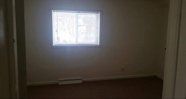 Building Photo - 819 Helen St