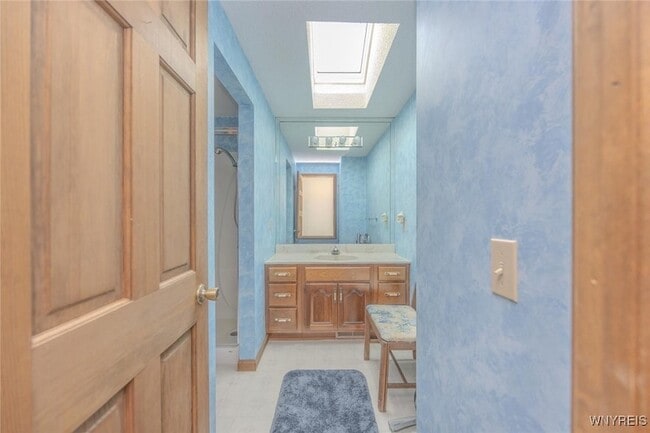 Building Photo - 6784 Bear Ridge Rd