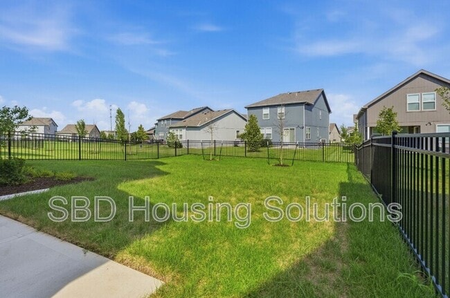 Building Photo - 8810 SW 10th St